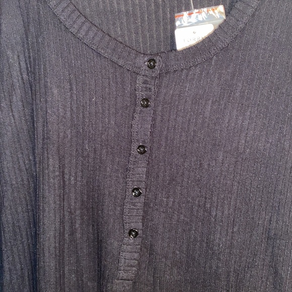 Torrid top 3/4 sleeve - Picture 3 of 4